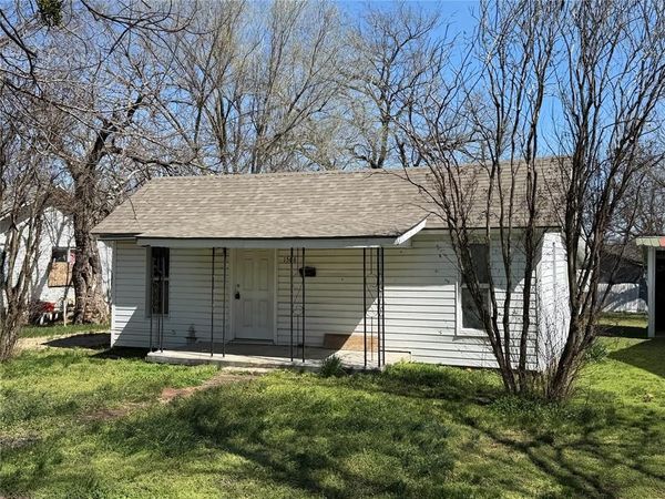 1506 S Mekusukey Avenue, Wewoka, OK 74884