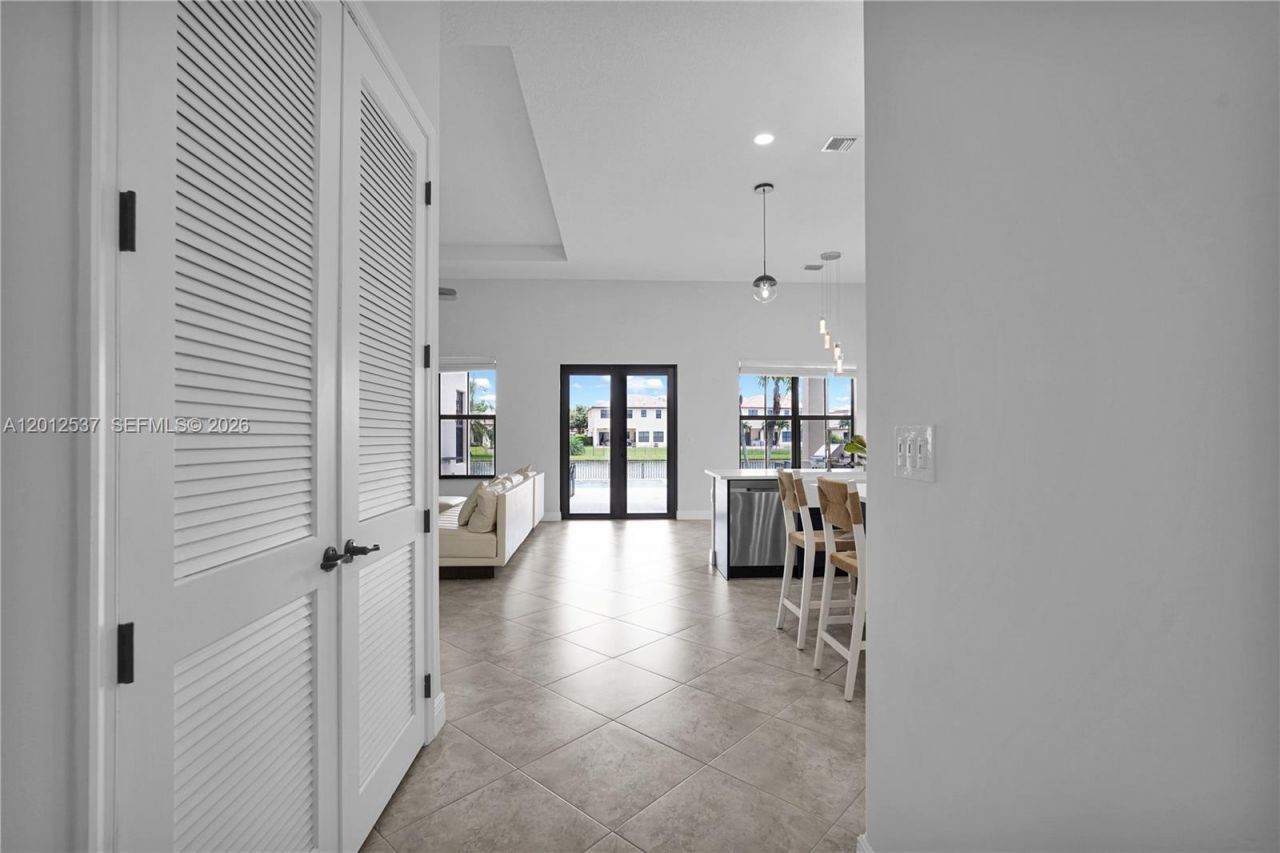 8363 NW 26th Ct, Cooper City, FL 33024 Photo