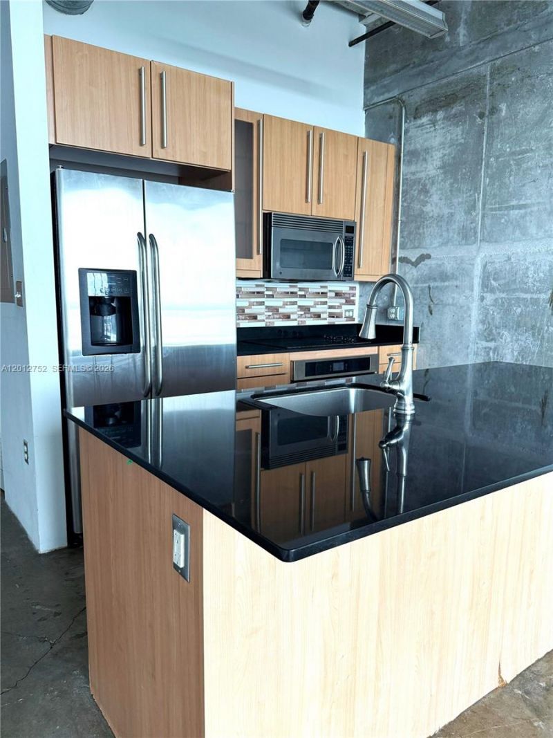 8101 Biscayne Blvd , Unit R-410, Miami, FL 33138 Photo