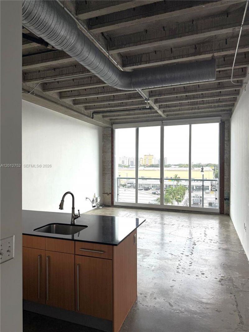 8101 Biscayne Blvd , Unit R-410, Miami, FL 33138 Photo