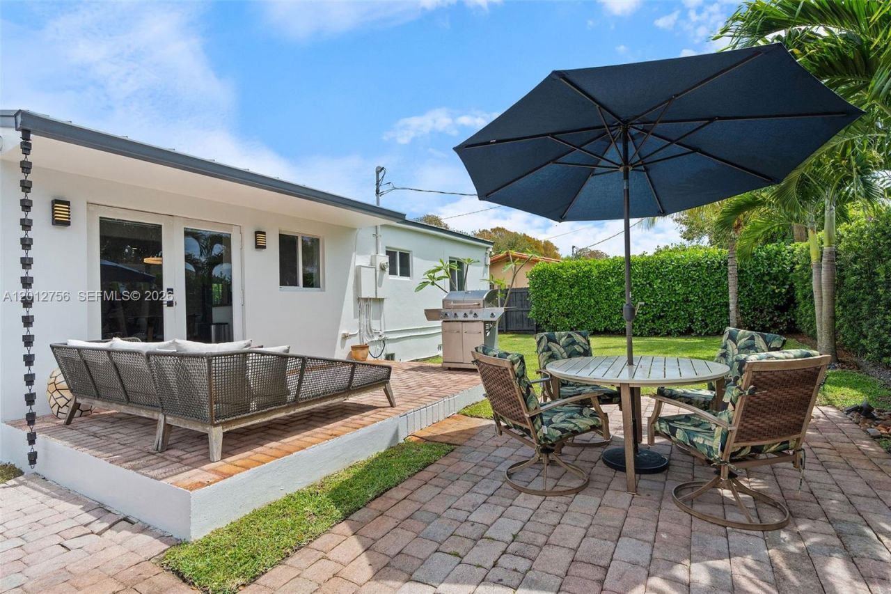 4370 SW 11th St , Miami, FL 33134 Photo