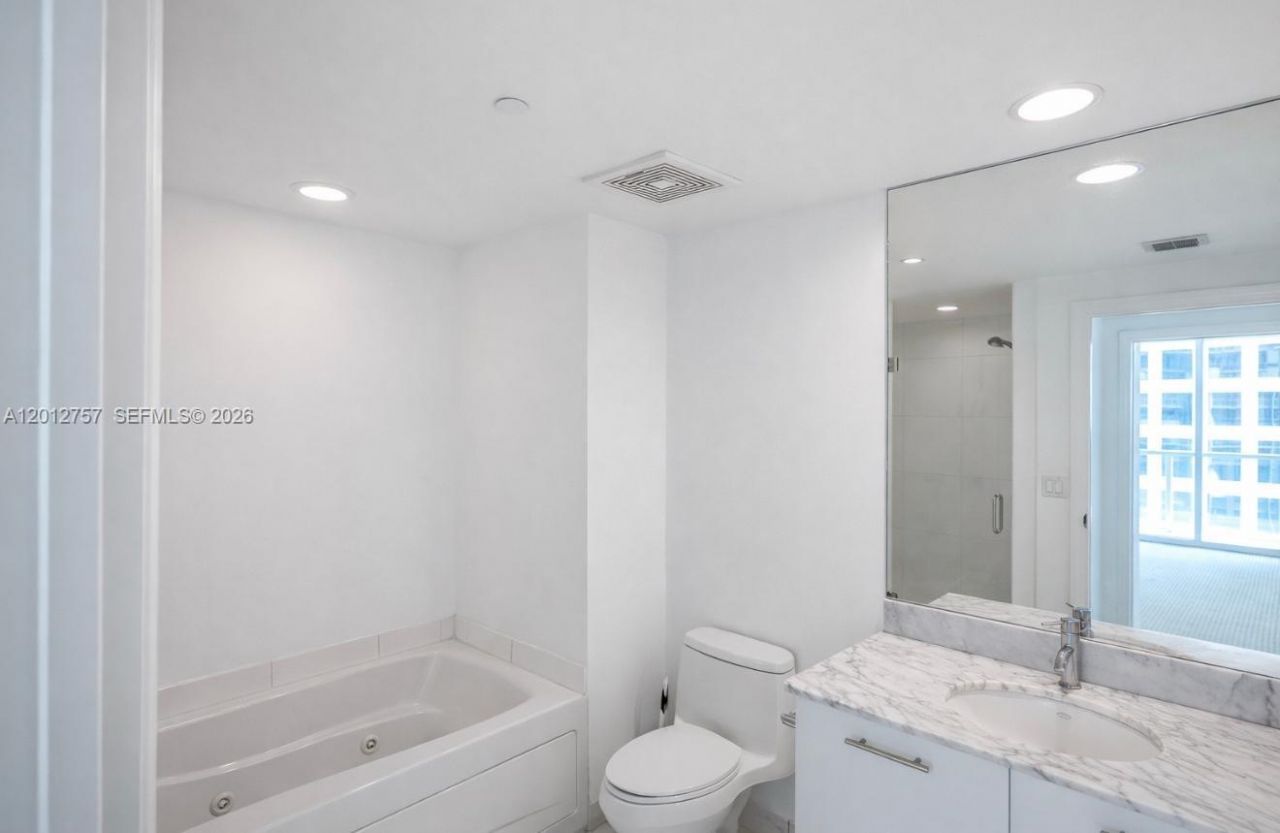 500 Brickell Ave, Unit 2904, Miami, FL 33131 Photo
