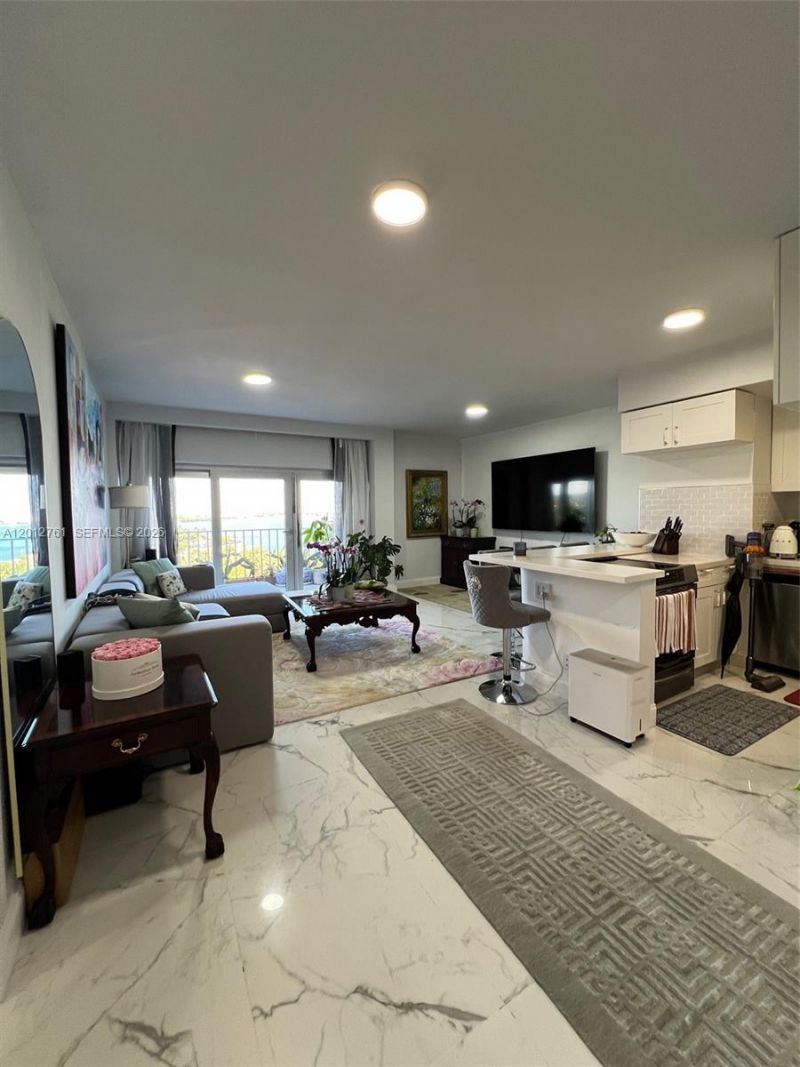 880 NE 69th St , Unit 11M, Miami, FL 33138 Photo