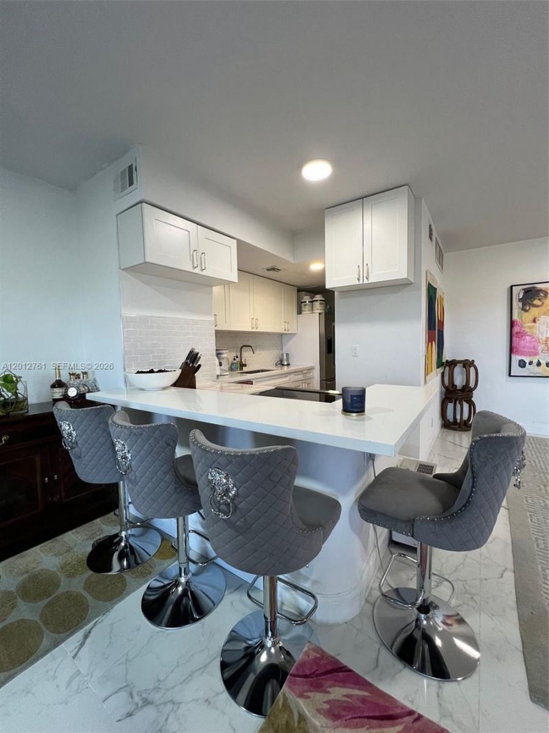 880 NE 69th St , Unit 11M, Miami, FL 33138 Photo