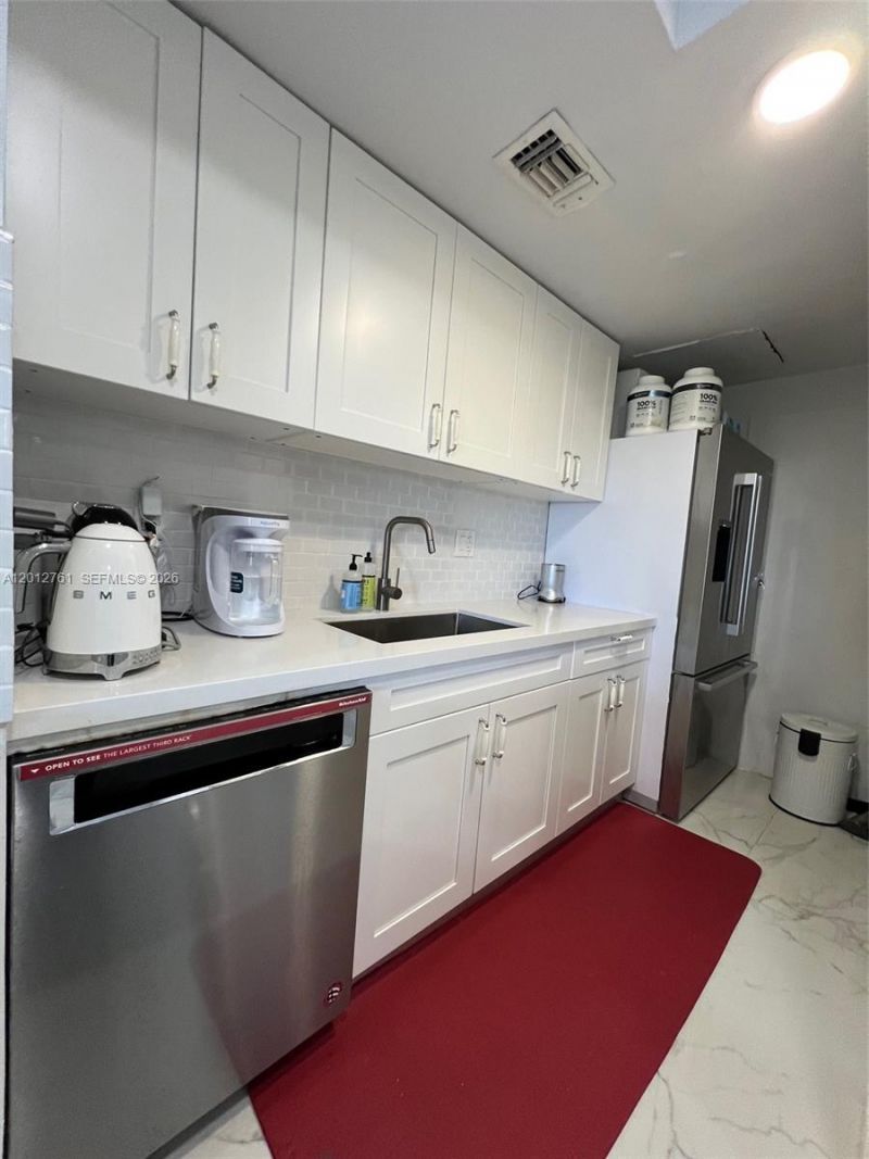 880 NE 69th St , Unit 11M, Miami, FL 33138 Photo