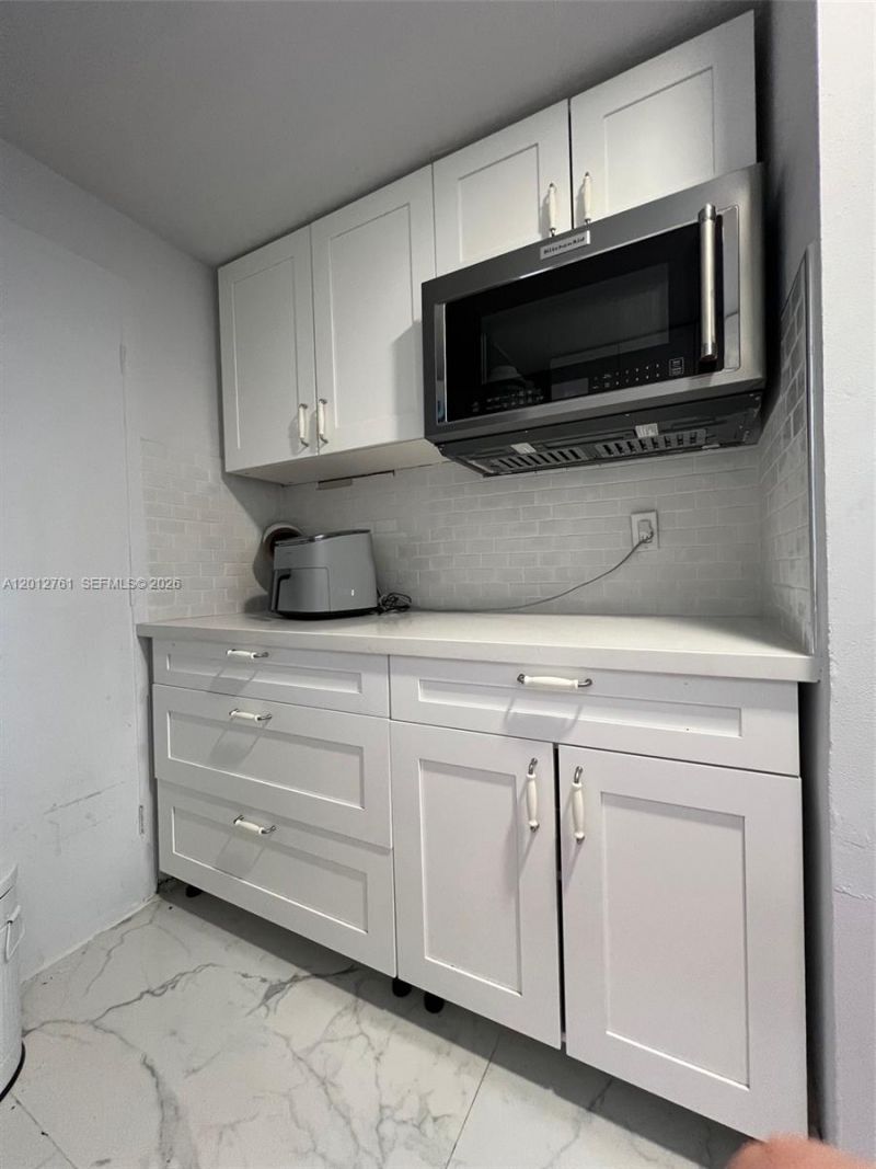 880 NE 69th St , Unit 11M, Miami, FL 33138 Photo