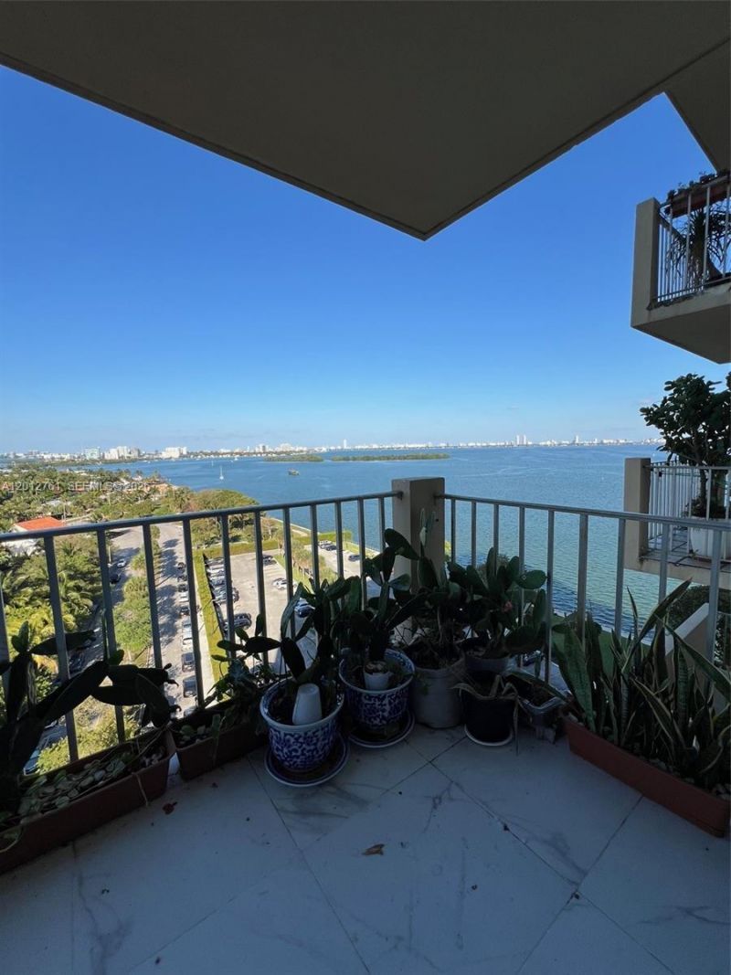 880 NE 69th St , Unit 11M, Miami, FL 33138 Photo