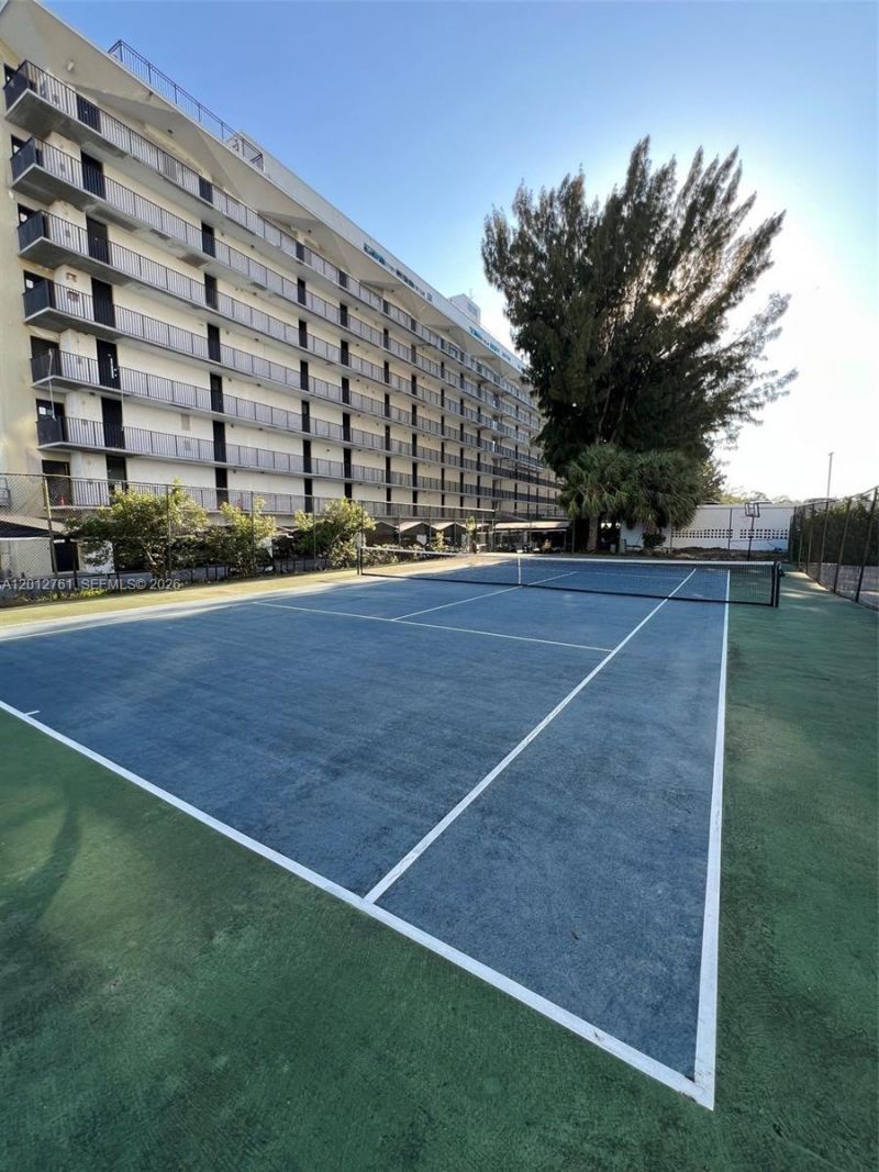 880 NE 69th St , Unit 11M, Miami, FL 33138 Photo