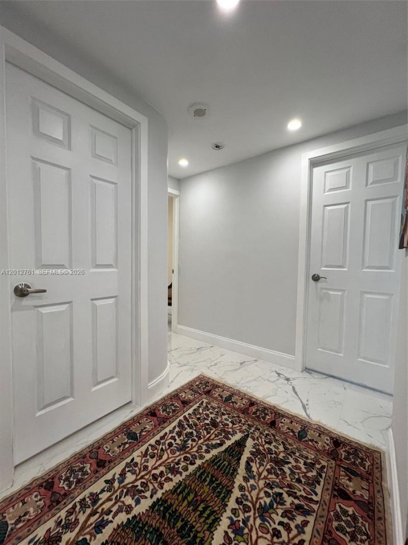 880 NE 69th St , Unit 11M, Miami, FL 33138 Photo