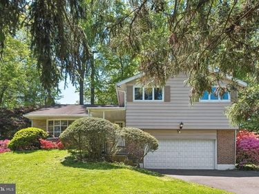 1076 DEVON ROAD, JENKINTOWN, PA 19046