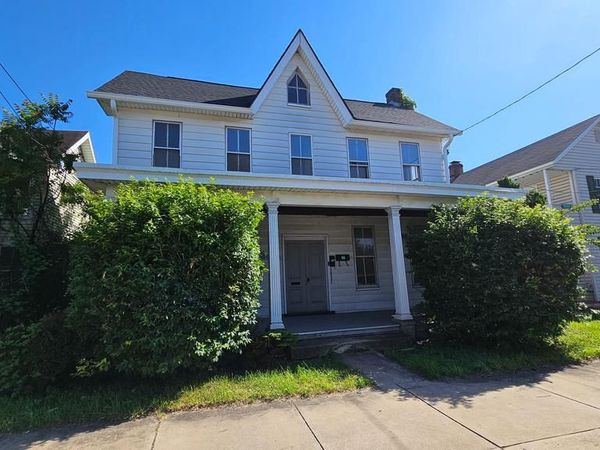 446 E QUEEN STREET, CHAMBERSBURG, PA 17201