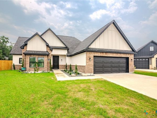 109 Luke Court , Victoria, TX 77904