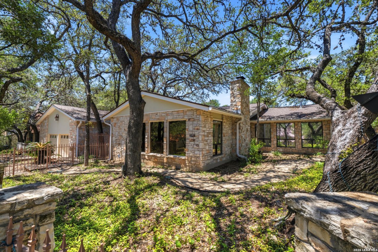 3243 Swandale St, San Antonio, TX 78230 Main Photo