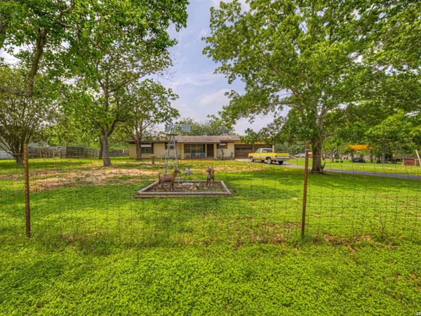 236 SHADY LN, Seguin, TX 78155