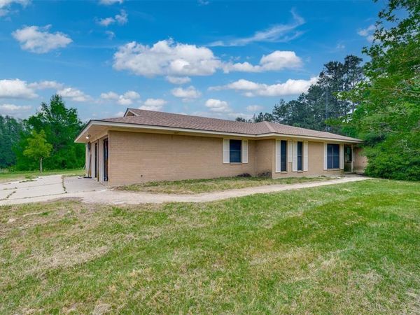 1054 An County Road 415, Palestine, TX 75801