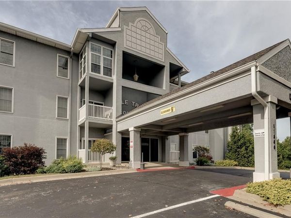 17800 E Bolger Road, Unit 303, Independence, MO 64055