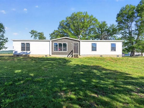 886 E Calvary Road , Campbellsville, KY 42718