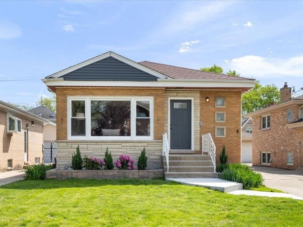 7101 N Ottawa Avenue , Chicago, IL 60631