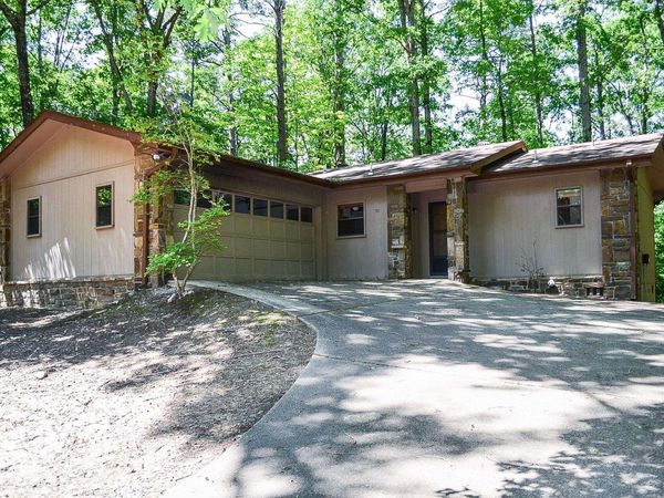 70 Sabiote Way, Hot Springs Village, AR 71909