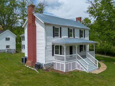 2104 Blue Grass Trl , Lexington, VA 24450