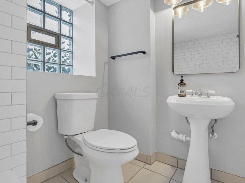 27 Winner Avenue , Unit 27B, Columbus, OH 43203 Photo 3