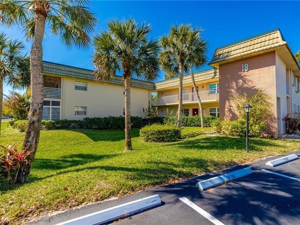 18 Vista Gardens Trail, Unit 104, Vero Beach, FL 32962