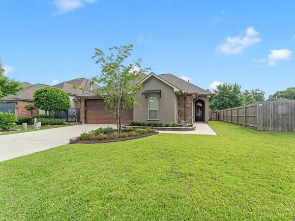 25368 Lake George Dr, Denham Springs, LA 70726