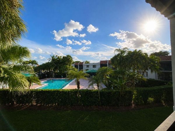 286 Racquet Club Rd, Unit 204, Weston, FL 33326