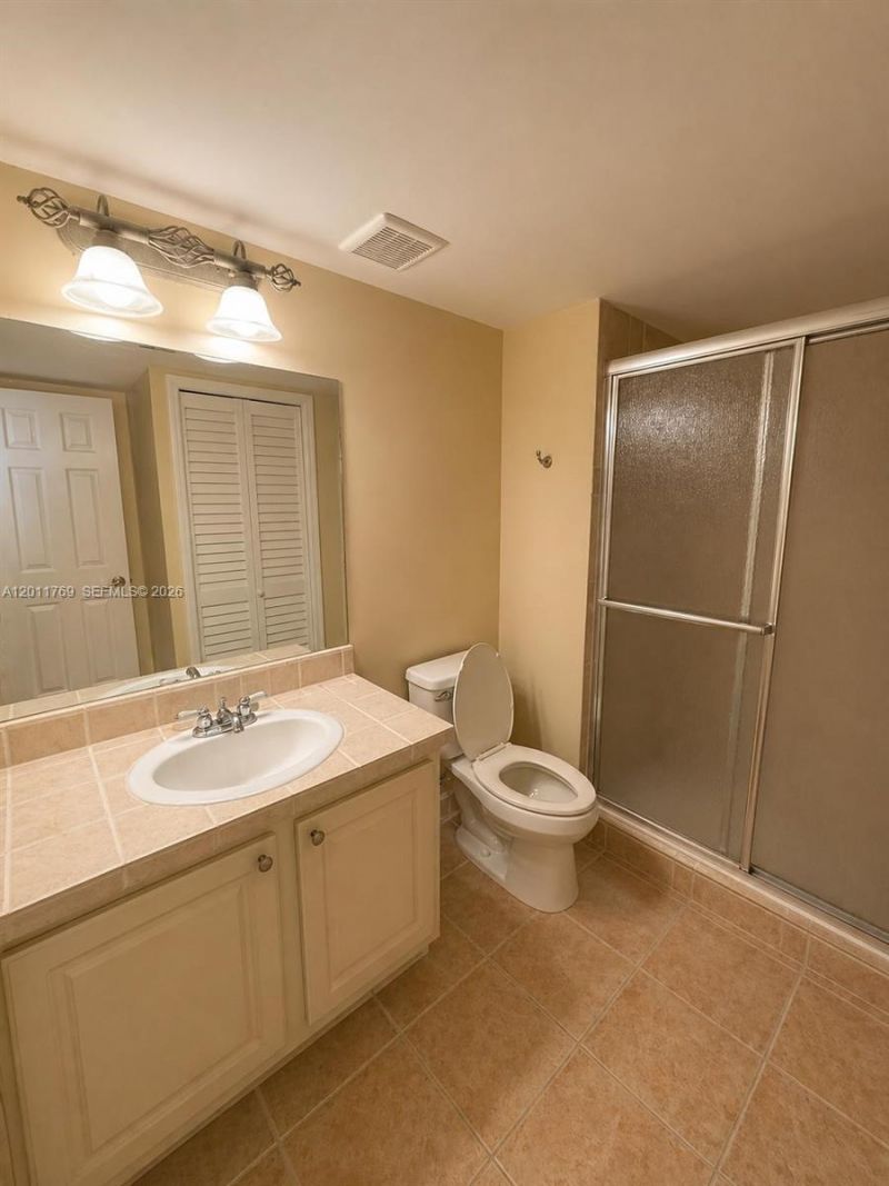 286 Racquet Club Rd , Unit 204, Weston, FL 33326 Photo