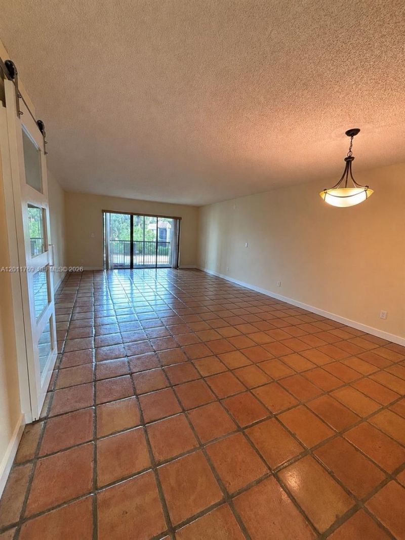 286 Racquet Club Rd, Unit 204, Weston, FL 33326 Photo