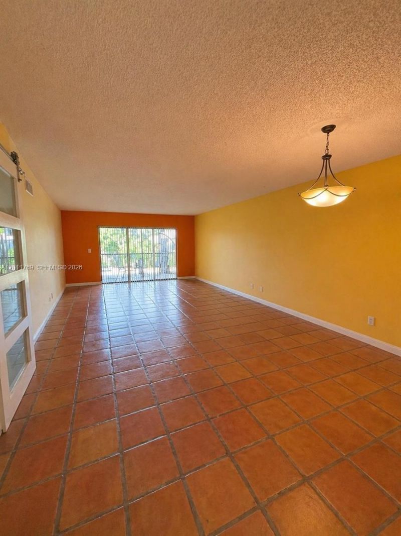 286 Racquet Club Rd , Unit 204, Weston, FL 33326 Photo