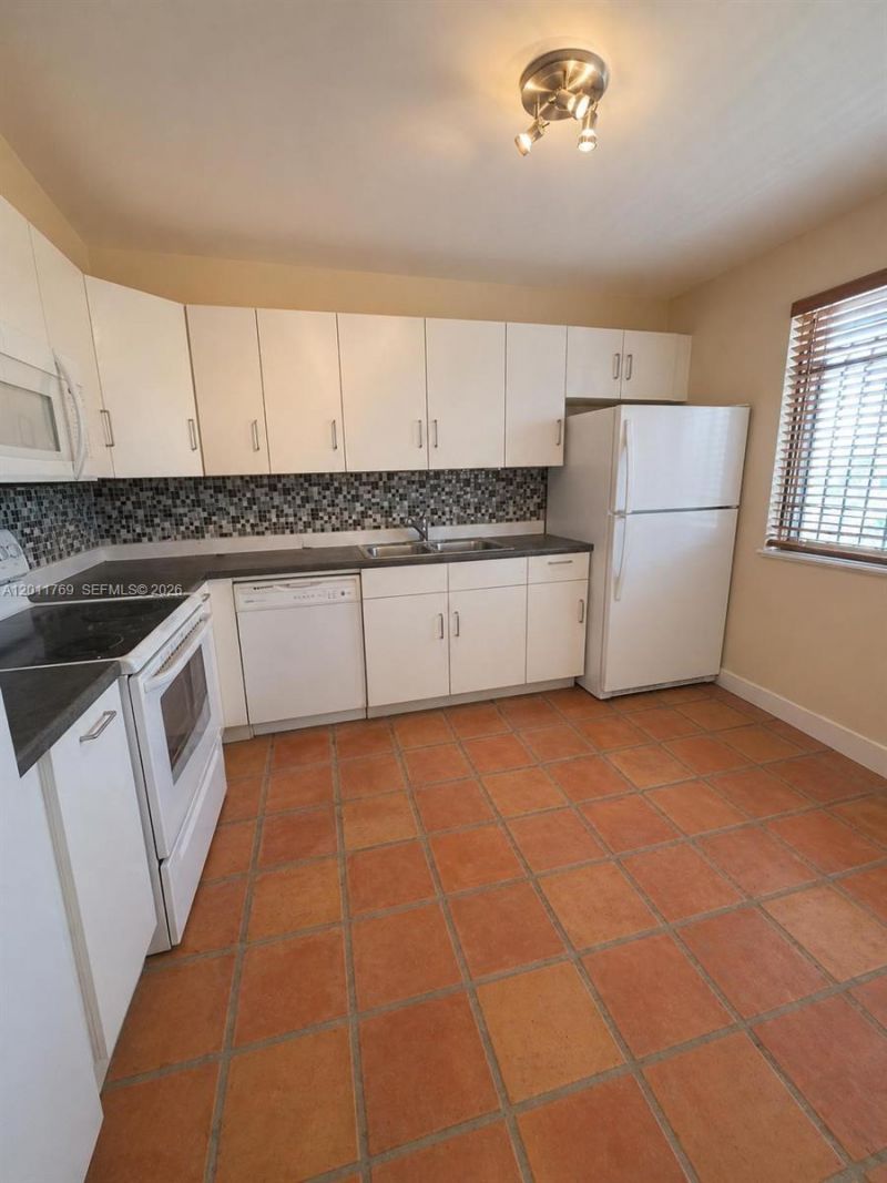 286 Racquet Club Rd , Unit 204, Weston, FL 33326 Photo