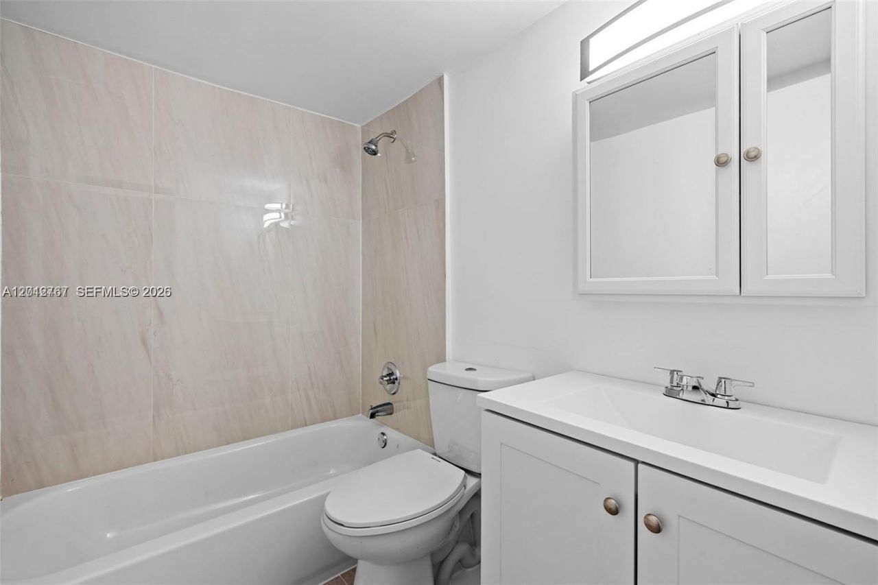 16117 NE 19th Ct, Unit 7, North Miami Beach, FL 33162 Photo