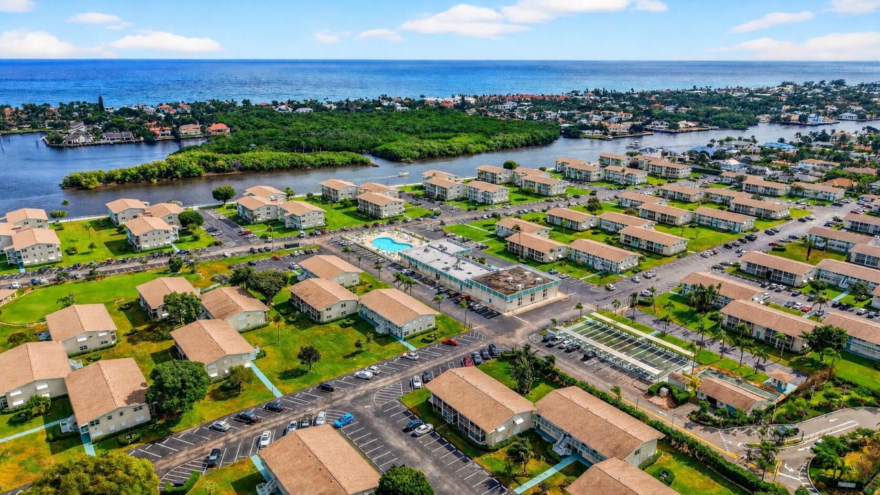 600 Horizon W, Unit 207, Boynton Beach, FL 33435 Photo