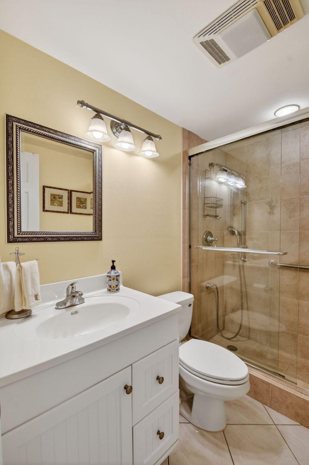 600 Horizon W, Unit 207, Boynton Beach, FL 33435 Photo