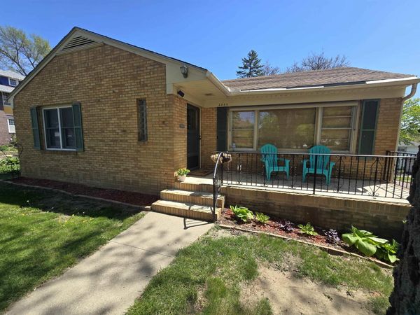 2500 JACKSON ST, Sioux City, IA 51104