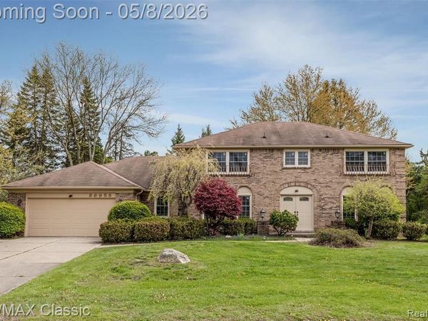 36953 Fox Glen, Farmington Hills, MI 48331