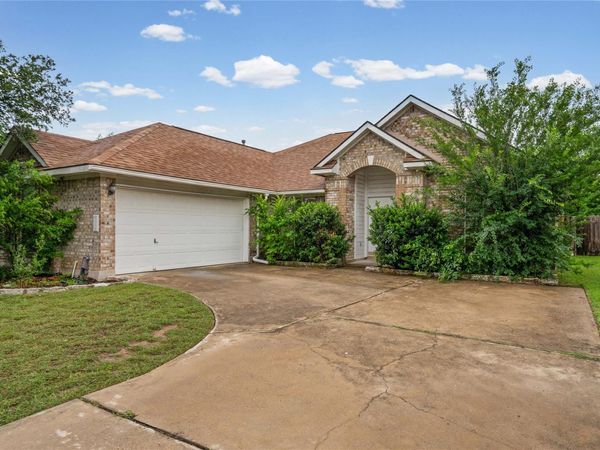 716 Meadow View DR , Leander, TX 78641