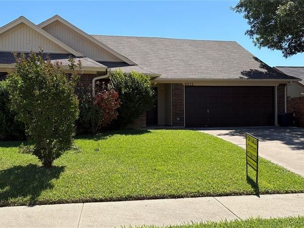 8212 Willis Lane, Watauga, TX 76148