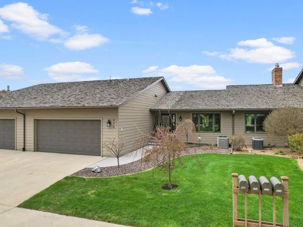 970 Rolling Greens Lane NW, Hutchinson, MN 55350