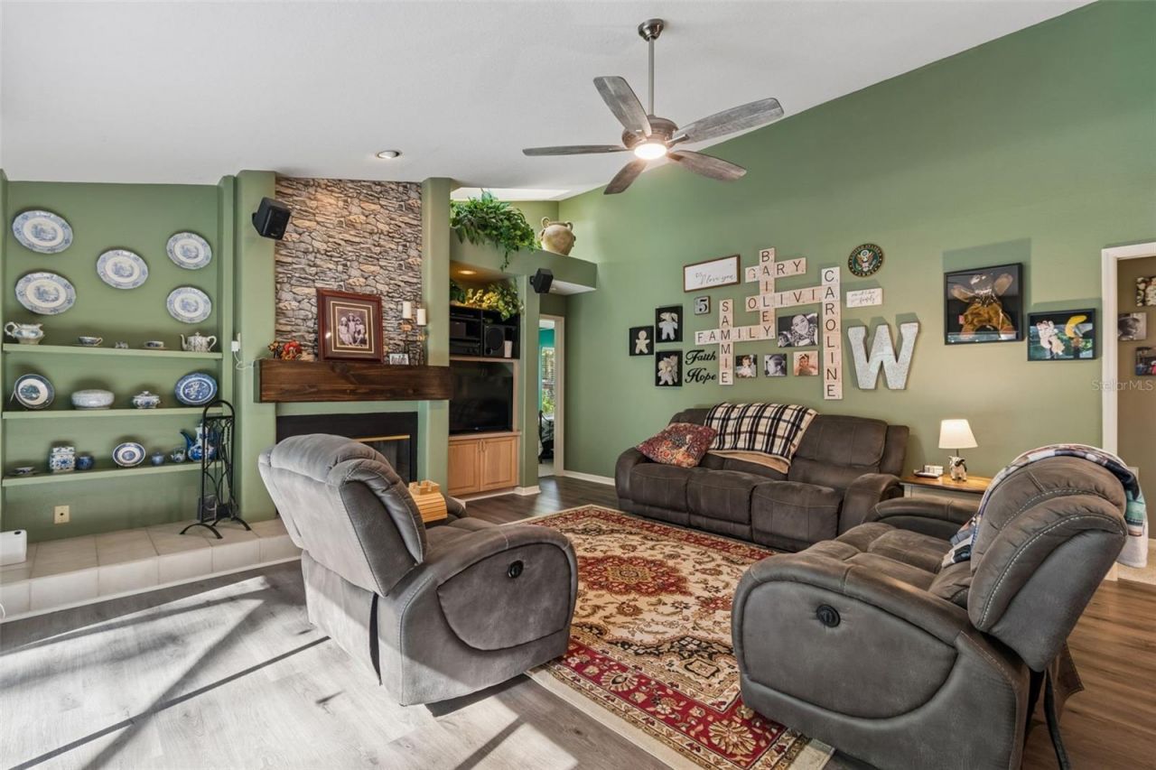 1661 Woodridge Court, Lutz, FL 33559 Photo