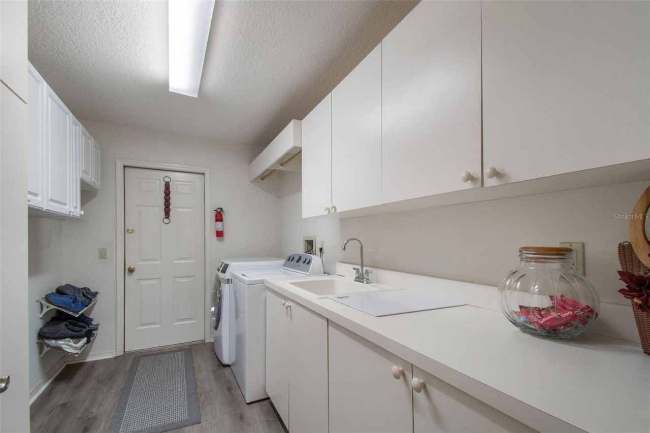 1661 Woodridge Court, Lutz, FL 33559 Photo