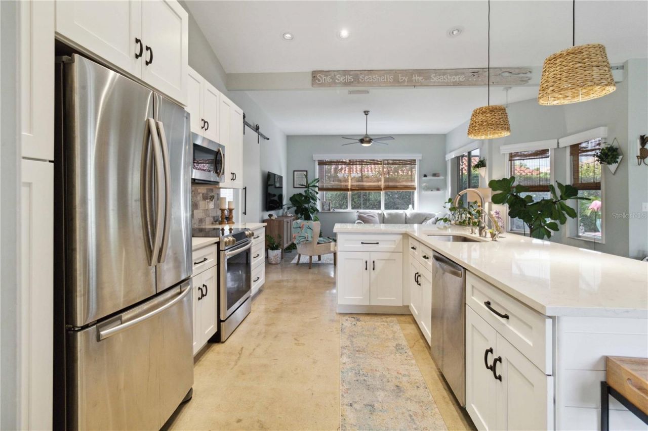 3724 71st Terrace E, Sarasota, FL 34243 Photo