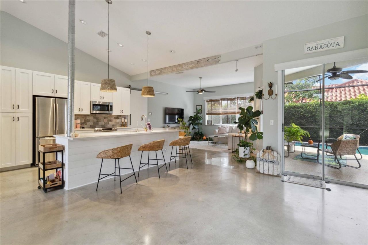 3724 71st Terrace E, Sarasota, FL 34243 Photo