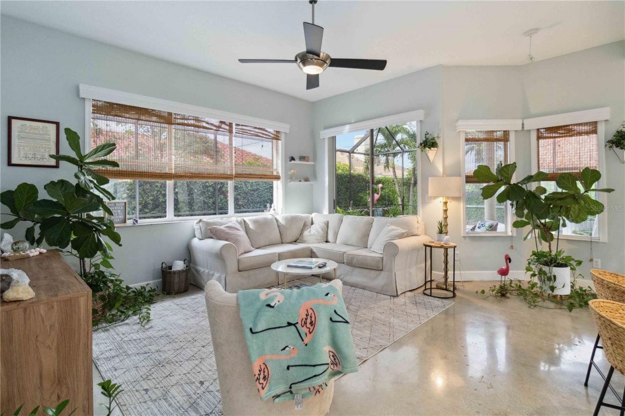 3724 71st Terrace E, Sarasota, FL 34243 Photo