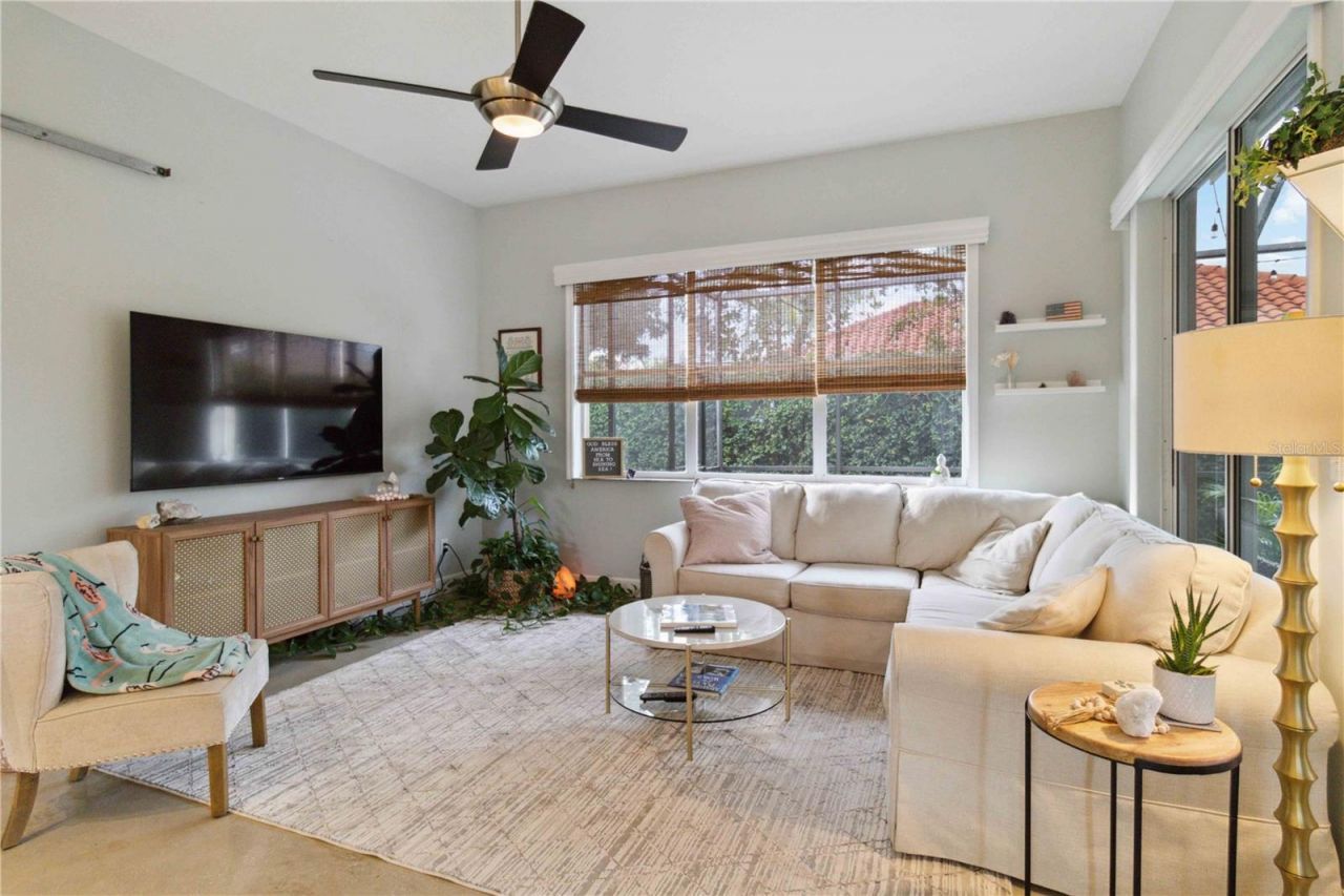 3724 71st Terrace E, Sarasota, FL 34243 Photo