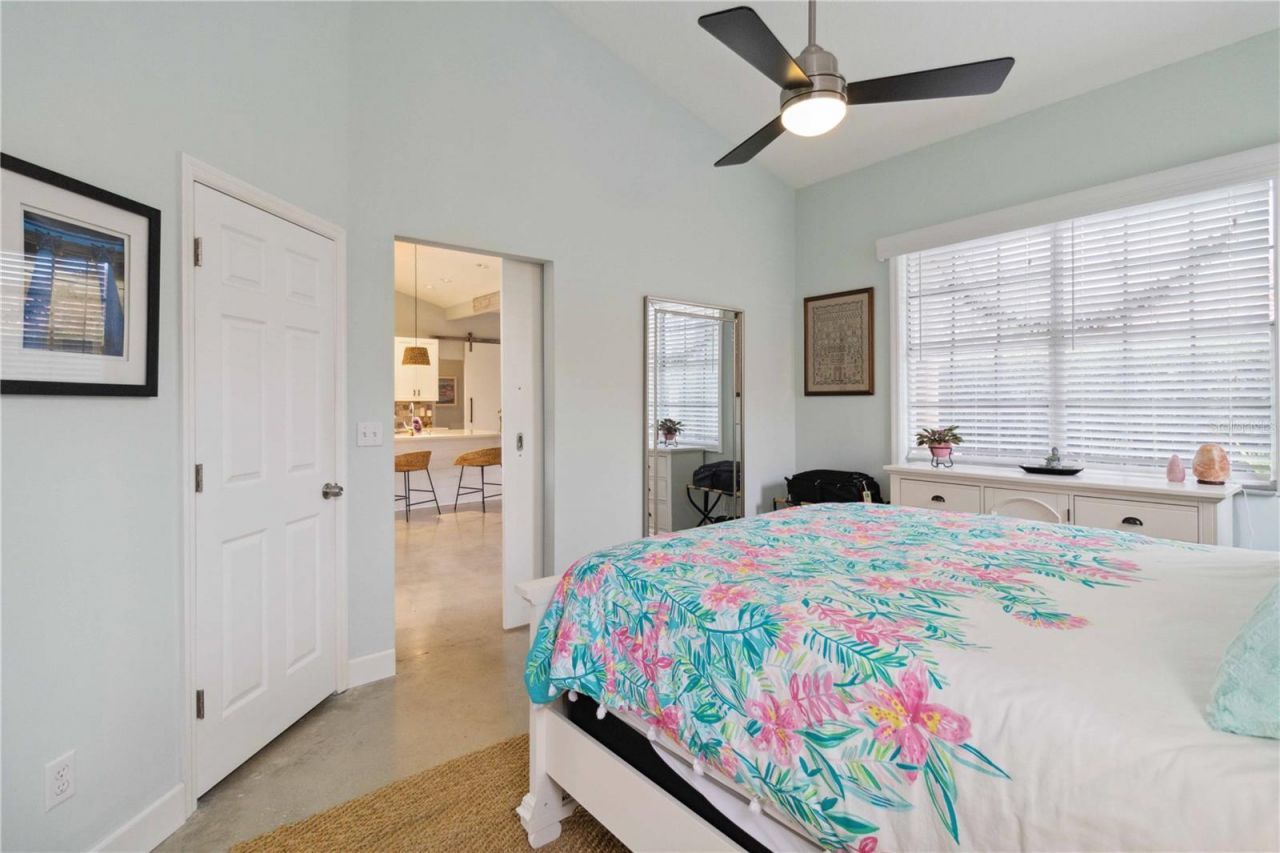 3724 71st Terrace E, Sarasota, FL 34243 Photo
