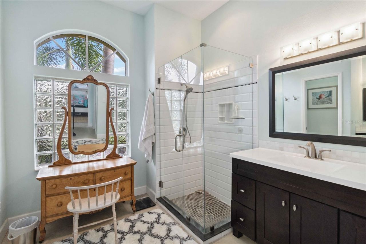 3724 71st Terrace E, Sarasota, FL 34243 Photo