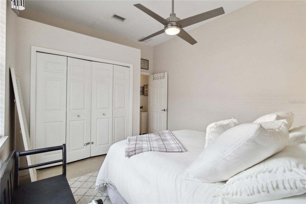 3724 71st Terrace E, Sarasota, FL 34243 Photo