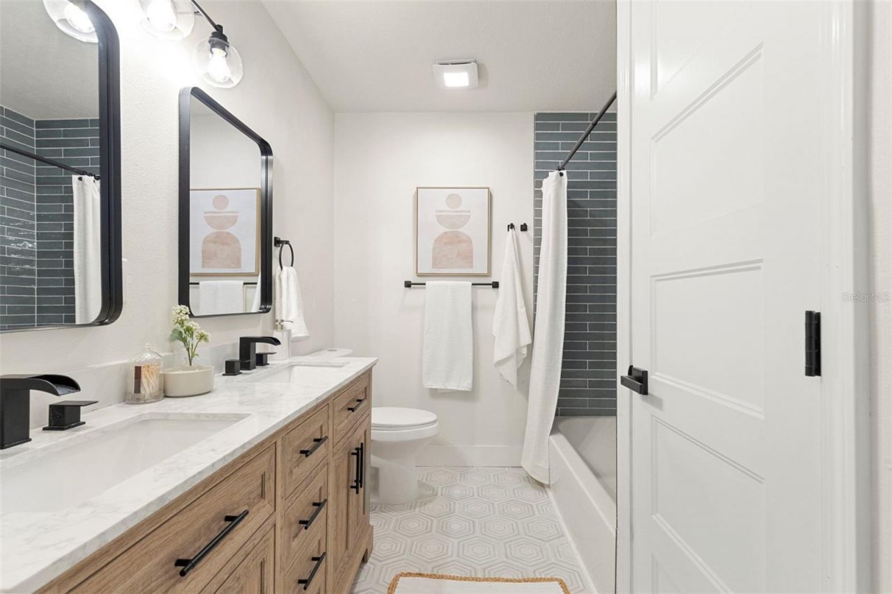 7042 Dartmouth Avenue N, Saint Petersburg, FL 33710 Photo